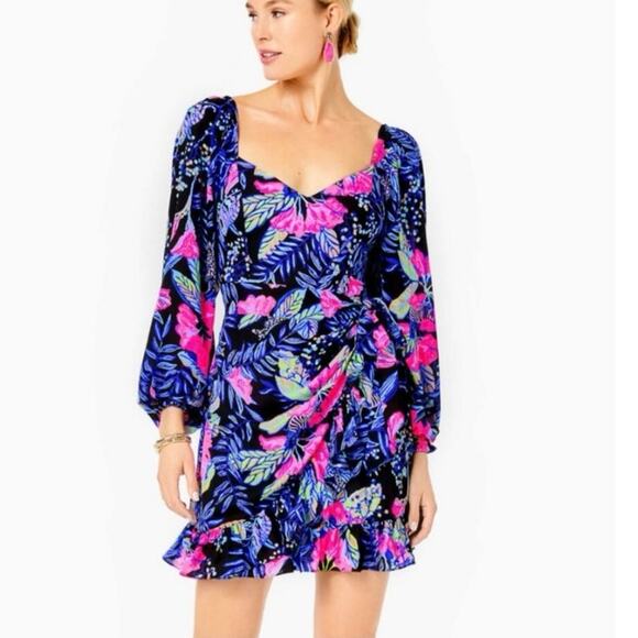 Lilly Pulitzer Lila Long Sleeve Dress in Onyx Earned Stripes - Picture 1 of 4